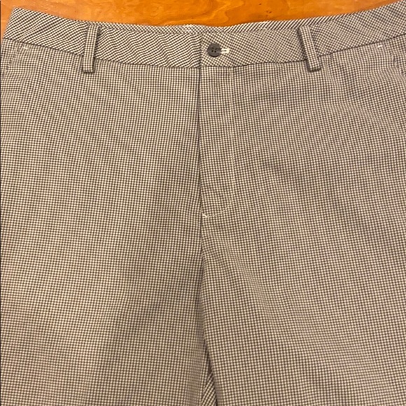 ASHWORTH shorts size 36. - Picture 2 of 9